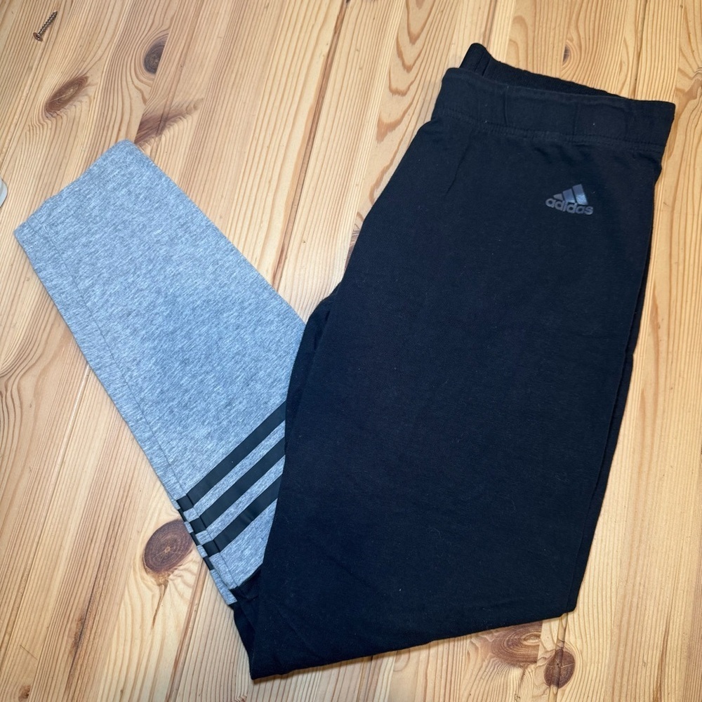 Adidas Women's Classic Black/Gray 3 Stripes Athletic Leggings Medium